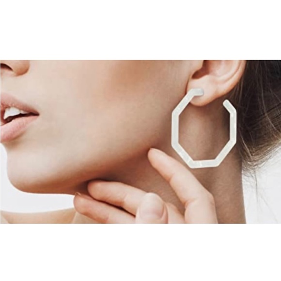 Pearlescent Geometric Hoops - Picture 6 of 9